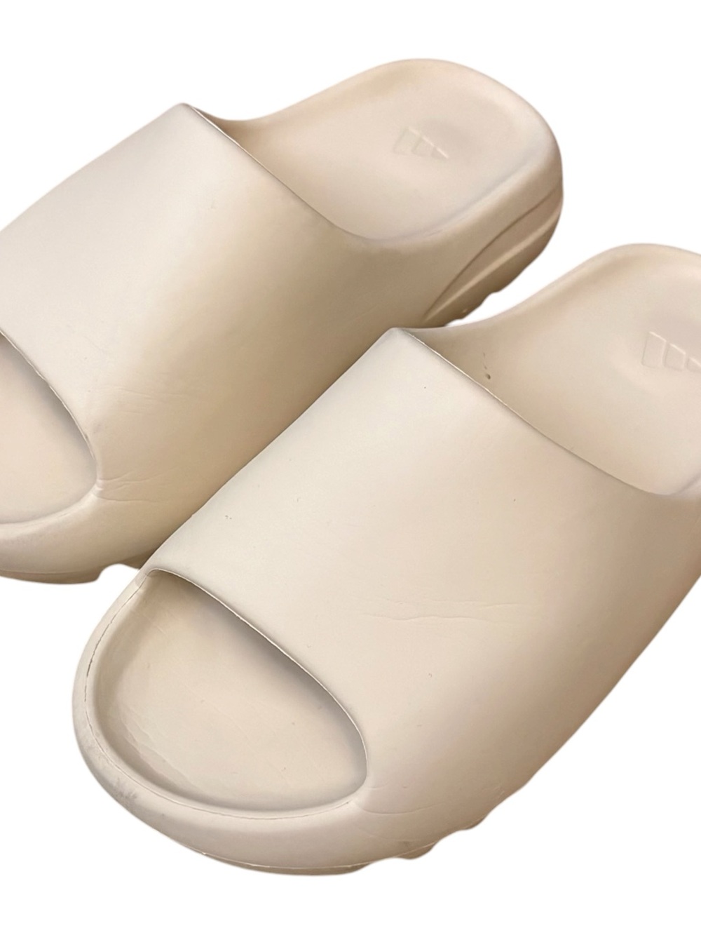 YEEZY Slides - Light Beige/Cream-like Colour - Authentic